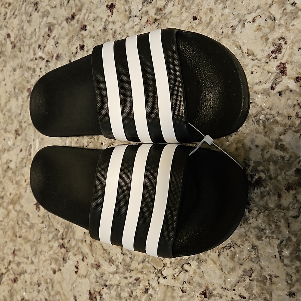 🔥🔥NEW ADIDAS SLIDES ADILETTE🔥🔥